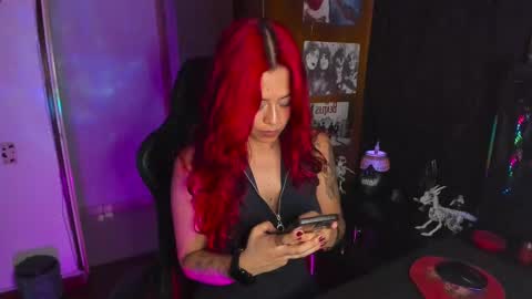 Snapshot of dakota_crab chatting on February 27, 10:53 pm Dakota Crab online show from February 27, 10:53 pm