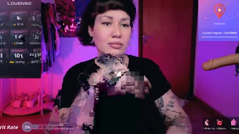 Dakota online show from April 2, 11:33 pm