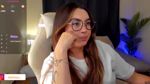 Snapshot of dakottaa__ chatting on September 27, 12:30 am dakottaa__ online show from September 27, 12:30 am
