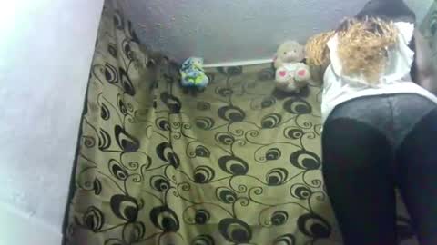 Snapshot of dalila_b chatting on October 30, 3:40 am Dali online show from October 30, 3:40 am