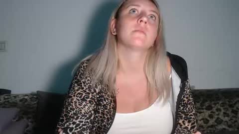 Snapshot of dalyana22 chatting on September 21, 10:14 pm Maria online show from September 21, 10:14 pm