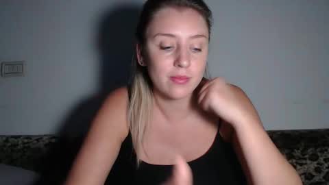 Snapshot of dalyana22 chatting on October 1, 10:08 pm Maria online show from October 1, 10:08 pm