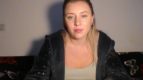 Snapshot of dalyana22 chatting on October 15, 10:32 pm Maria online show from October 15, 10:32 pm