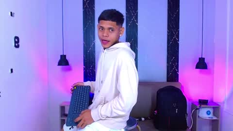 Snapshot of damar_felipe chatting on October 11, 5:34 am damar_felipe online show from October 11, 5:34 am