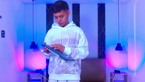 Snapshot of damar_felipe chatting on September 17, 4:16 am damar_felipe online show from September 17, 4:16 am