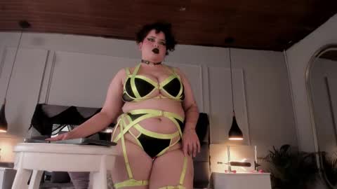 damian_rock_ online show from March 19, 8:36 pm