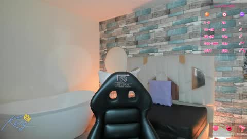 damian_tay online show from May 19, 11:50 am