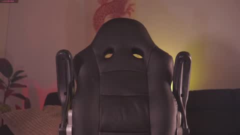 insta damn8   --------  online show from March 1, 11:58 pm