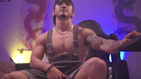 insta damn8   --------  online show from March 8, 12:33 am