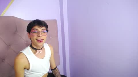 Snapshot of damiian21_ chatting on February 22, 3:14 pm Damiian21 online show from February 22, 3:14 pm