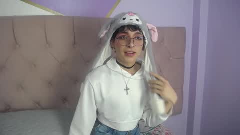 Snapshot of damiian21_ chatting on March 6, 1:57 pm Damiian21 online show from March 6, 1:57 pm