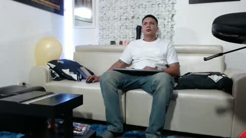 damyan_2003 online show from January 26, 5:02 am