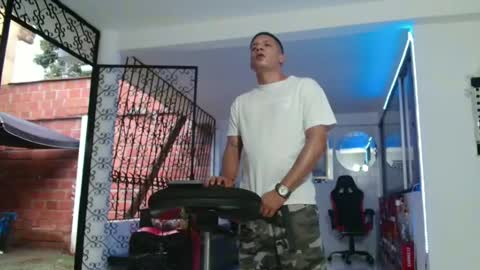 damyan_2003 online show from February 23, 10:31 pm