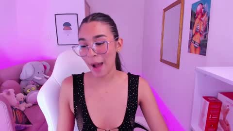 Snapshot of dana_paula chatting on March 1, 6:00 pm dana_paula online show from March 1, 6:00 pm