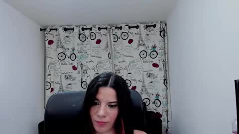 Snapshot of danaarey chatting on October 17, 6:23 pm Danaa Rey online show from October 17, 6:23 pm