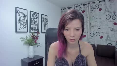 Snapshot of danaarey chatting on February 19, 11:28 am Danaa Rey online show from February 19, 11:28 am