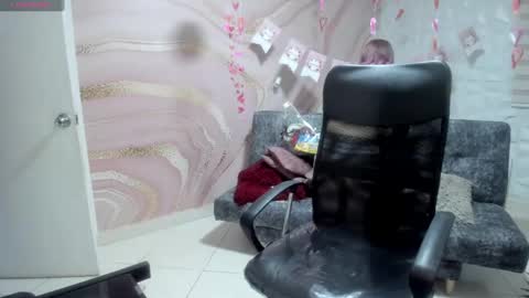 Snapshot of danaarey chatting on February 15, 11:17 am Danaa Rey online show from February 15, 11:17 am