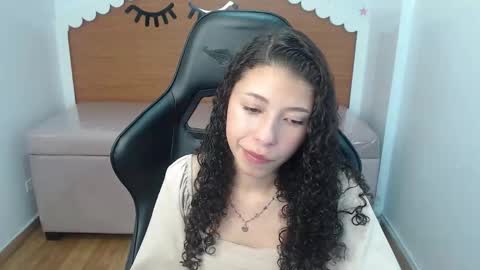 Danatella  online show from November 8, 1:03 pm