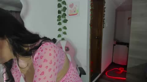Snapshot of danay_01 chatting on March 4, 9:54 pm danay_01 online show from March 4, 9:54 pm