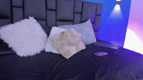 daneska online show from November 7, 8:00 pm