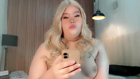 Snapshot of dangerous_womanxx chatting on October 5, 3:30 pm Ms. K online show from October 5, 3:30 pm