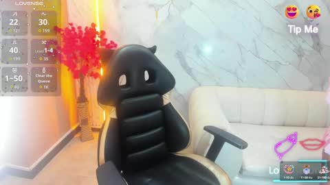 Snapshot of dani_clark_ chatting on October 6, 1:18 pm Dani online show from October 6, 1:18 pm