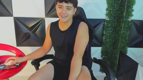 Snapshot of dani_cumboy chatting on September 25, 2:57 pm dani_cumboy online show from September 25, 2:57 pm