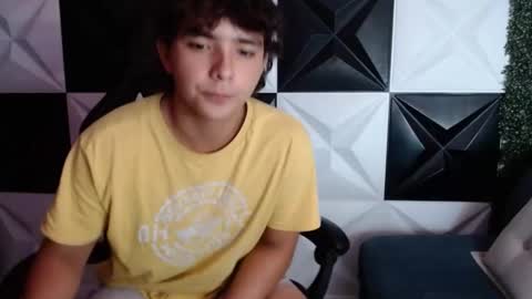 Snapshot of dani_cumboy chatting on January 5, 4:36 am dani_cumboy online show from January 5, 4:36 am