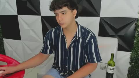 Snapshot of dani_cumboy chatting on October 10, 3:40 pm dani_cumboy online show from October 10, 3:40 pm