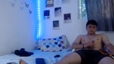 daniel_0127 online show from June 20, 10:05 pm
