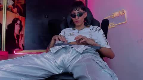 daniel_deluc77 online show from January 11, 4:51 am