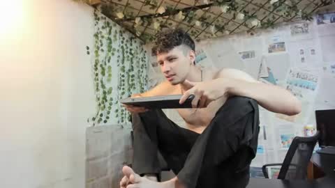 daniel_hot_11 online show from July 17, 11:28 pm