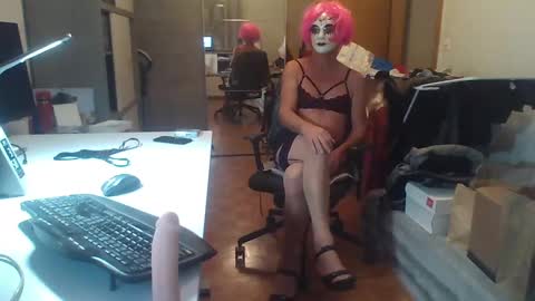 newcumer online show from December 9, 4:47 pm