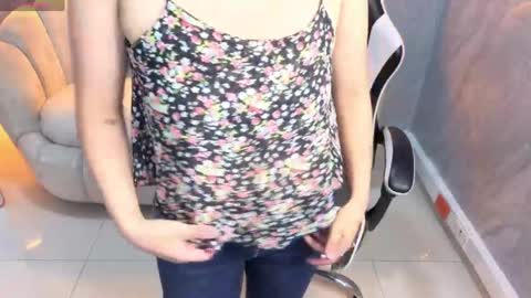 Live 1430- 2100 COLOMBIAN HOUR online show from April 18, 8:09 pm