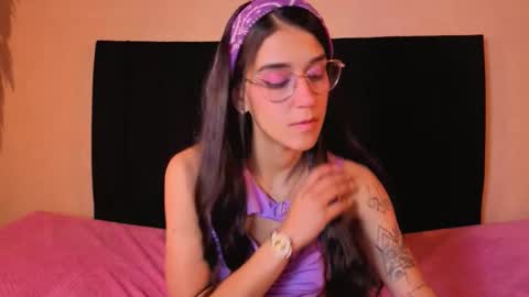 danielamonroe online show from December 19, 9:21 pm