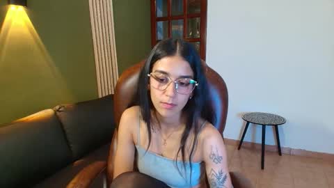 danielamonroe online show from December 18, 9:10 pm