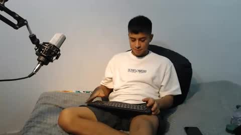 Snapshot of danielitopapii chatting on February 27, 4:46 am danielitopapii online show from February 27, 4:46 am