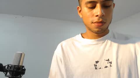 Snapshot of danielitopapii chatting on February 19, 7:37 pm danielitopapii online show from February 19, 7:37 pm