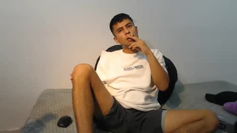 Snapshot of danielitopapii chatting on February 27, 1:41 am danielitopapii online show from February 27, 1:41 am