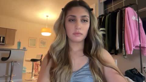 daniellarae1 online show from April 8, 4:15 am
