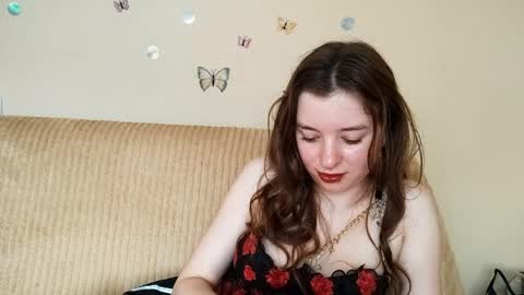 Mia online show from June 3, 2:33 pm