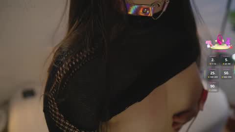 Snapshot of danii_xoxo chatting on March 1, 2:48 am online show from March 1, 2:48 am