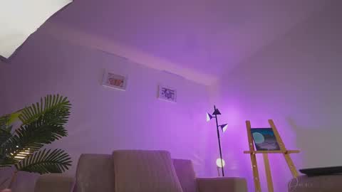 Snapshot of danii_xoxo chatting on September 13, 12:13 am online show from September 13, 12:13 am