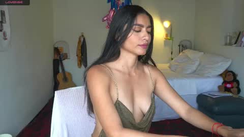 danalle .. online show from October 12, 5:15 pm