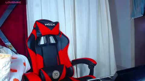 danisabrownn online show from November 18, 7:06 pm