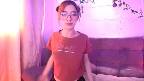 Snapshot of danita_veelz chatting on December 1, 8:11 pm danita_veelz online show from December 1, 8:11 pm