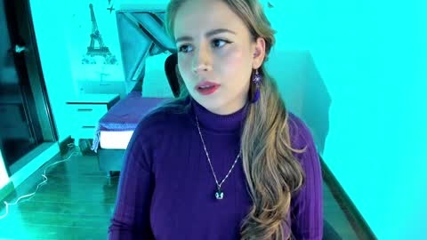 Snapshot of danna_martinezz chatting on December 6, 5:38 pm Danna martinezz online show from December 6, 5:38 pm