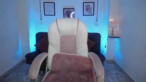 Snapshot of danna_rouse_ chatting on September 15, 9:27 pm Danna online show from September 15, 9:27 pm