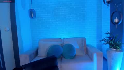 Danna Cruz  online show from March 10, 9:29 pm