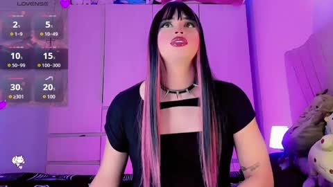 dannadolls online show from June 6, 5:30 pm